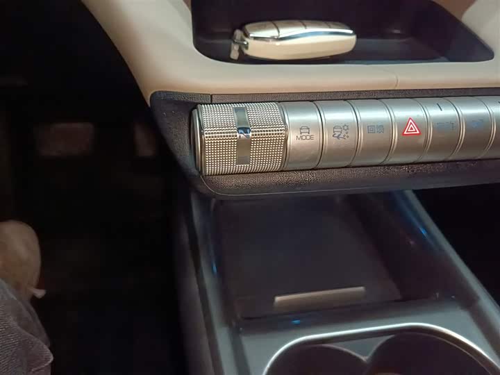 Фото 14 - BYD Dolphin