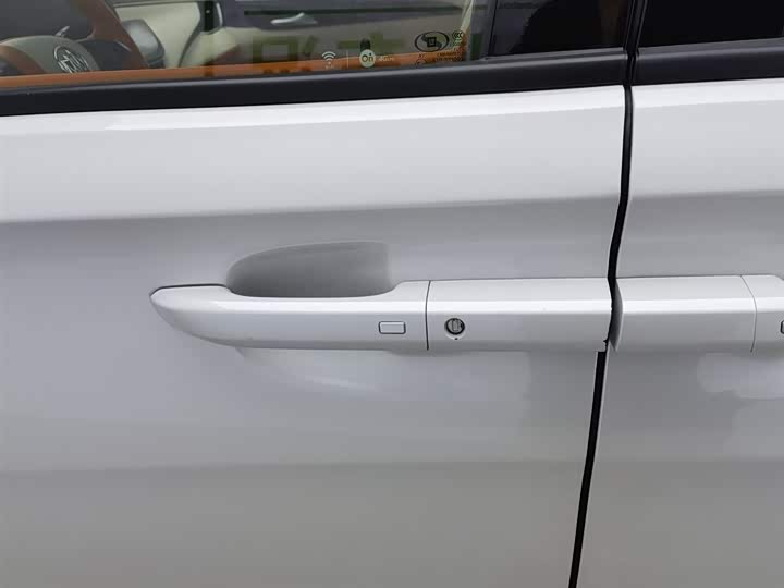 Фото 18 - Buick GL8 ES