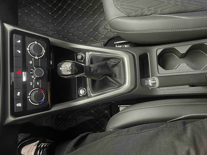 Фото 10 - Volkswagen T-Cross