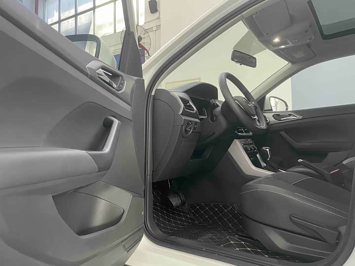 Фото 16 - Volkswagen T-Cross