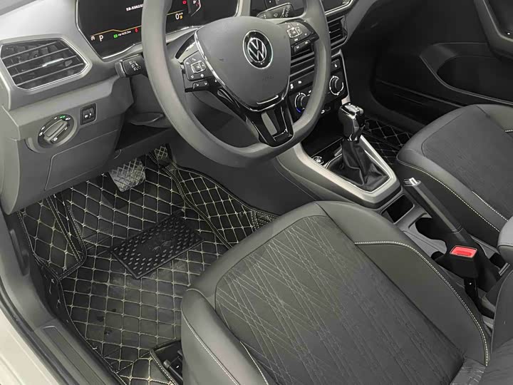 Фото 17 - Volkswagen T-Cross