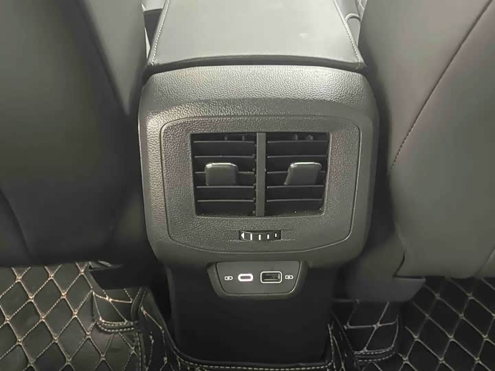 Фото 21 - Volkswagen T-Cross