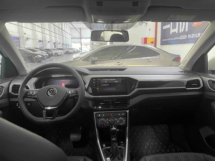 Фото 22 - Volkswagen T-Cross