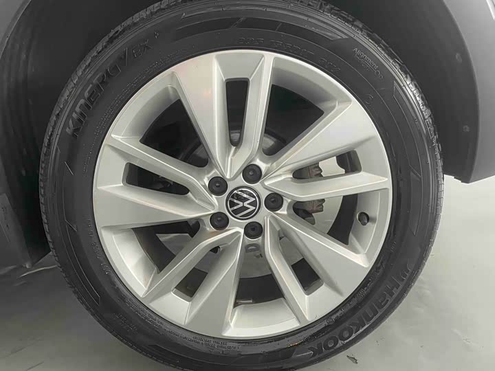 Фото 23 - Volkswagen T-Cross