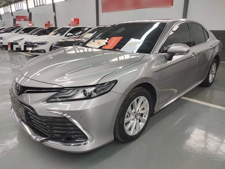 Фото 1 - Toyota Camry