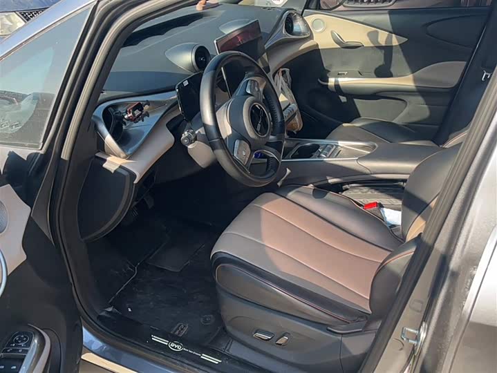 Фото 14 - BYD Dolphin