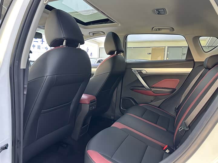 Фото 6 - Geely Coolray