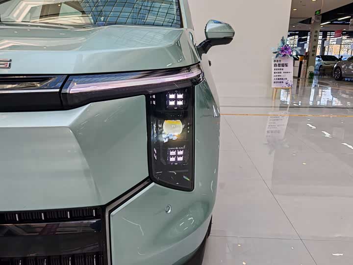 Фото 14 - Maxus Mifa 7