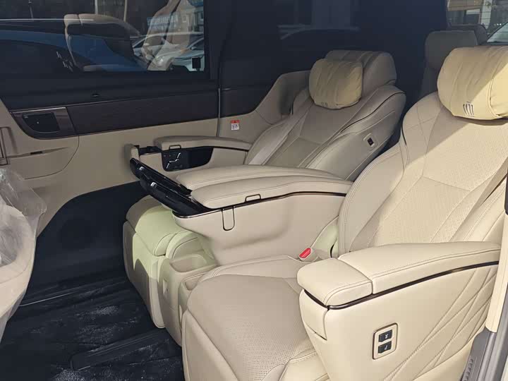 Фото 7 - Toyota Vellfire