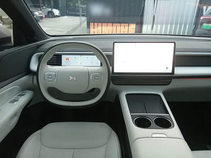 Фото 10 - XPeng G6