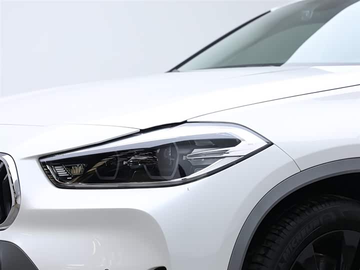 Фото 18 - BMW X2