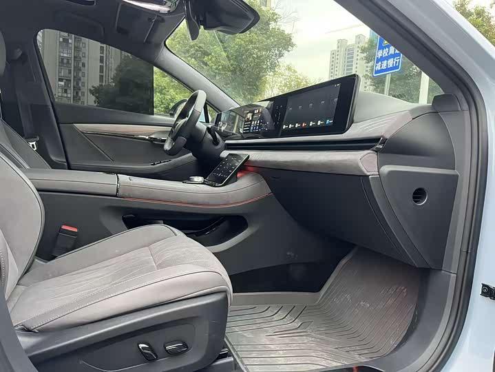 Фото 18 - Voyah Passion