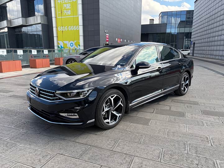 Фото 1 - Volkswagen Magotan