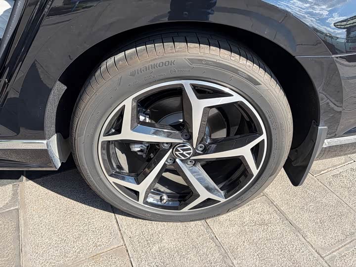 Фото 10 - Volkswagen Magotan