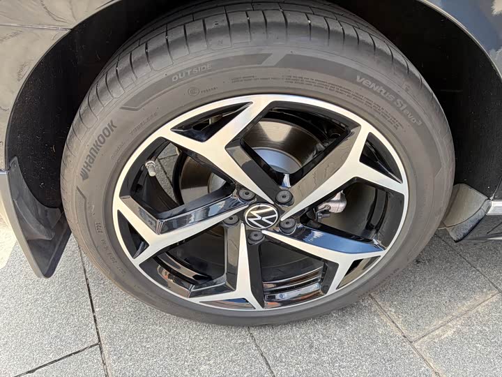 Фото 12 - Volkswagen Magotan