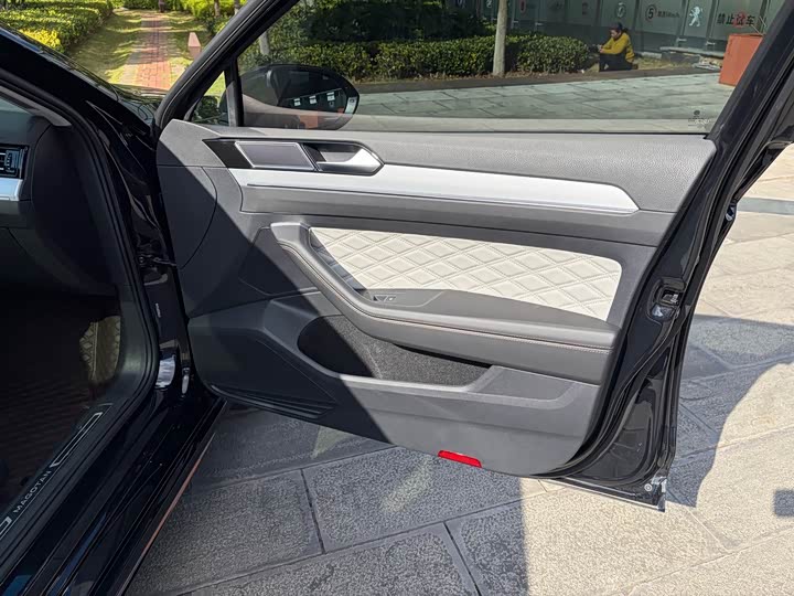 Фото 17 - Volkswagen Magotan