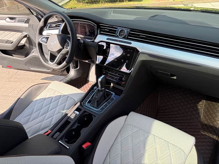 Фото 18 - Volkswagen Magotan