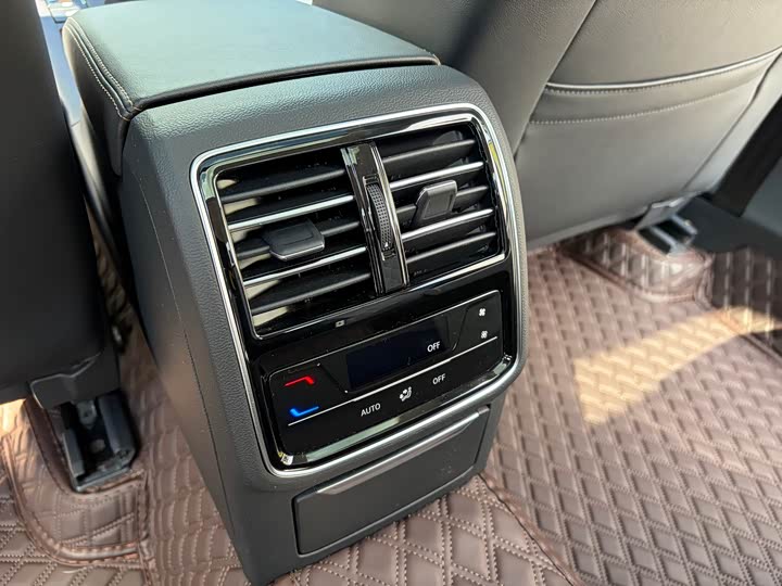 Фото 22 - Volkswagen Magotan