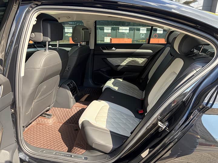 Фото 8 - Volkswagen Magotan