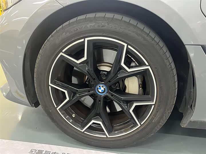 Фото 6 - BMW i3