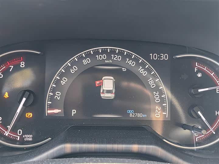 Фото 10 - Toyota RAV4