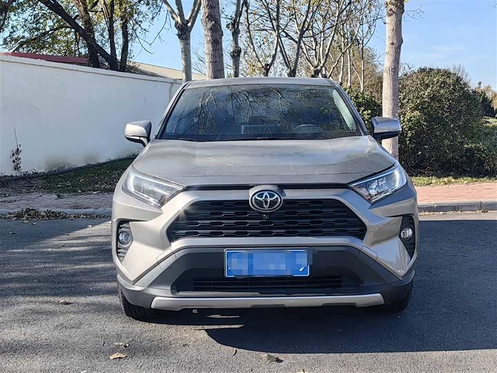 Фото 2 - Toyota RAV4