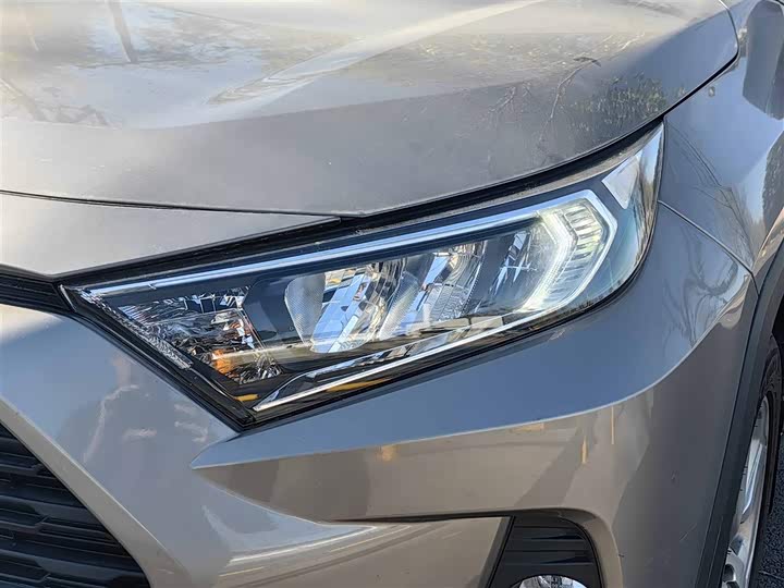 Фото 6 - Toyota RAV4