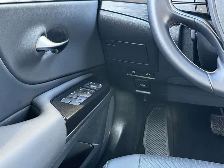 Фото 14 - Lexus ES