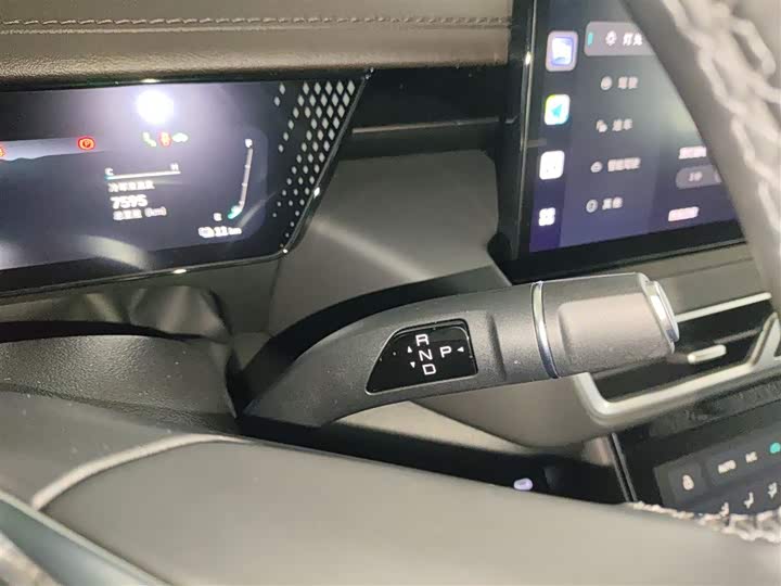 Фото 14 - Wey Mocca Hybrid