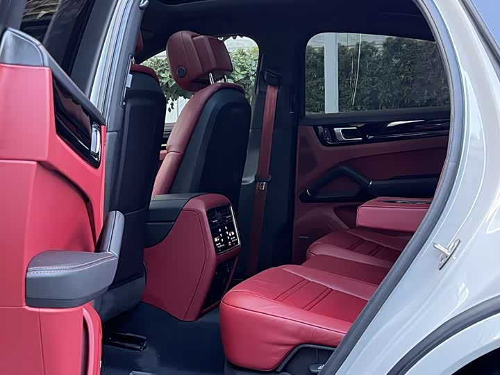 Фото 12 - Porsche Cayenne