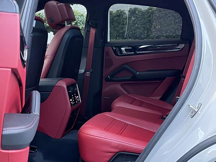 Фото 22 - Porsche Cayenne