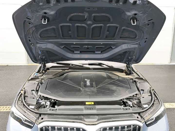 Фото 11 - BMW i5