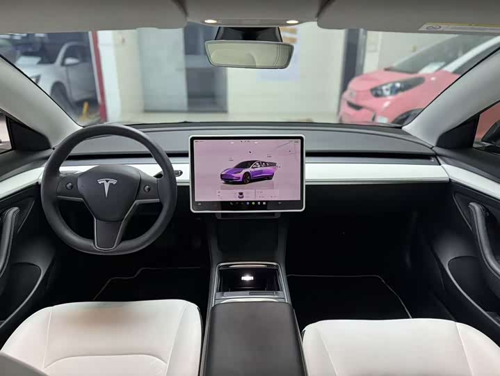 Фото 6 - Tesla Model 3