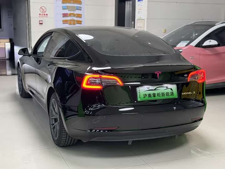 Фото 8 - Tesla Model 3