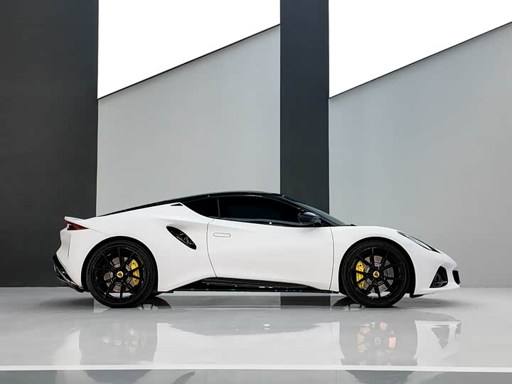 Фото 6 - Lotus Emira