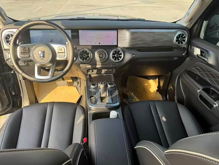 Фото 5 - Tank 300 Hybrid