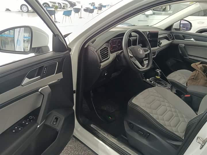 Фото 16 - Volkswagen Tayron