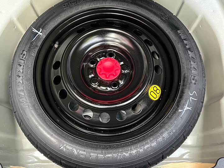 Фото 24 - Toyota Camry