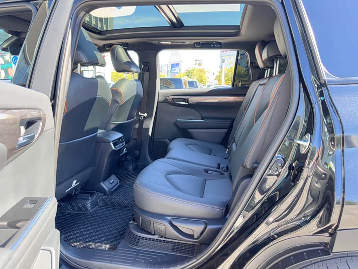 Фото 11 - Toyota Crown Kluger