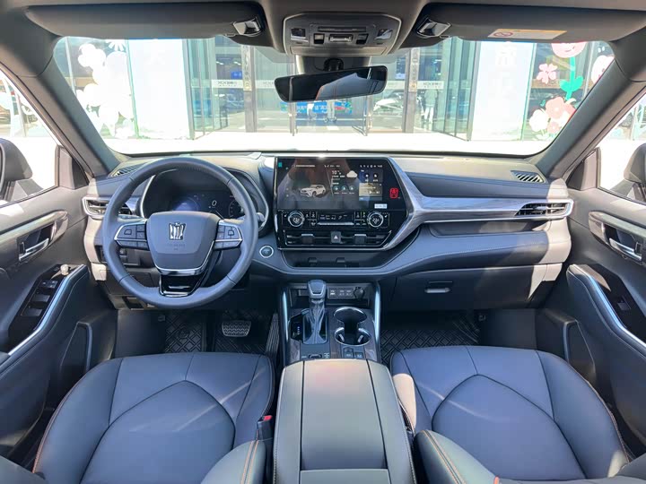 Фото 14 - Toyota Crown Kluger