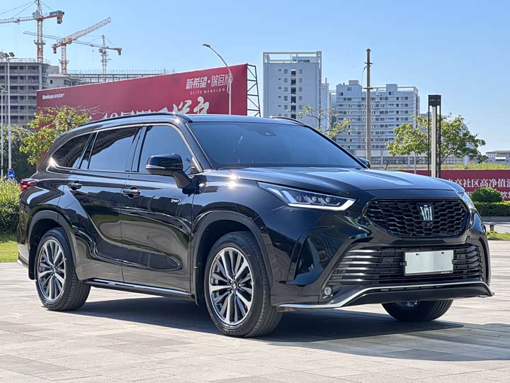 Фото 3 - Toyota Crown Kluger