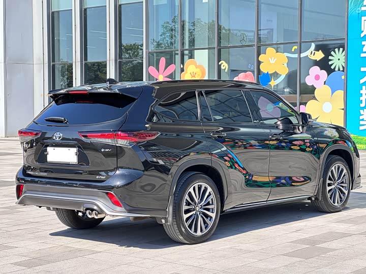 Фото 9 - Toyota Crown Kluger