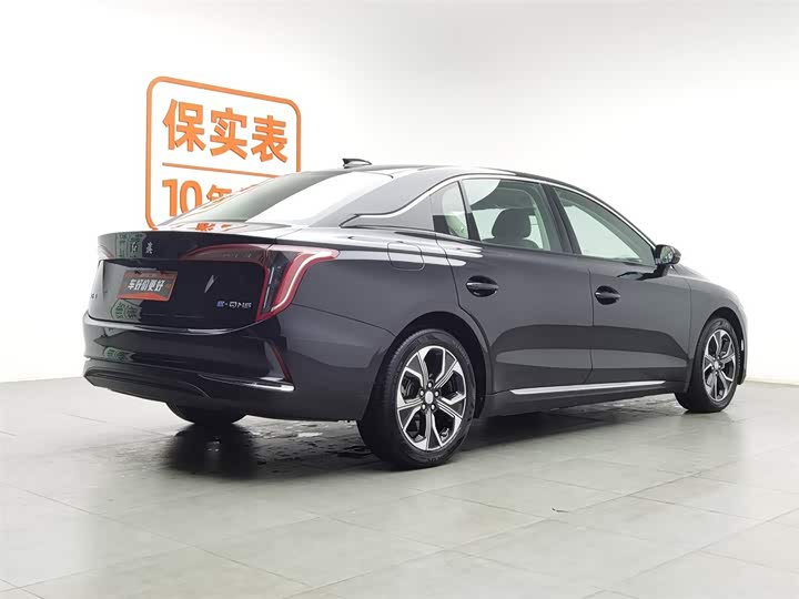 Фото 2 - Hongqi E-QM5