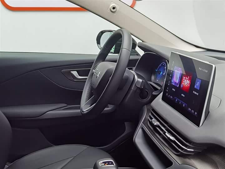 Фото 22 - Hongqi E-QM5