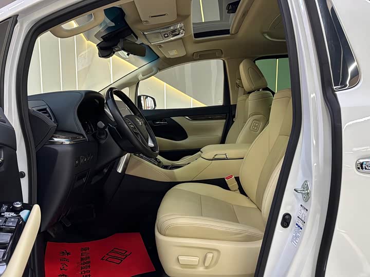 Фото 11 - Toyota Alphard