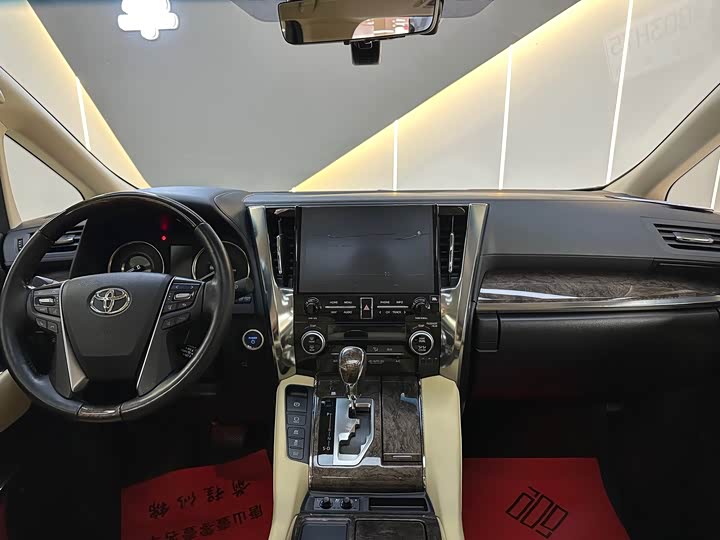 Фото 12 - Toyota Alphard