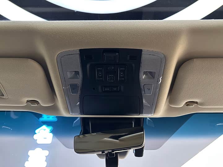 Фото 15 - Toyota Alphard