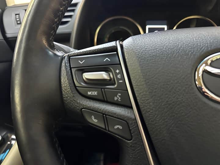 Фото 17 - Toyota Alphard