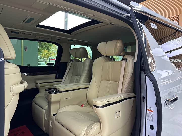 Фото 22 - Toyota Alphard