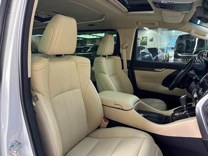 Фото 28 - Toyota Alphard